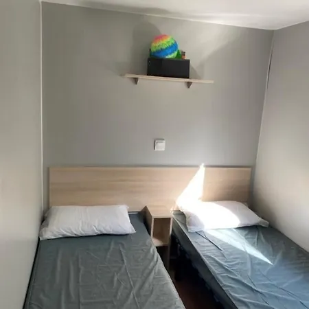 Mobil-home 3 Etoiles 6 Couchages Climatise Avec Piscine Chauffee * Agde